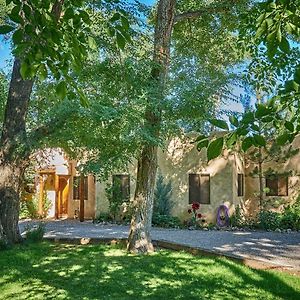 Burch Street Casitas Hotel Taos